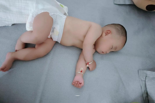 代怀选性别包生男孩宝宝积食发烧怎么处理